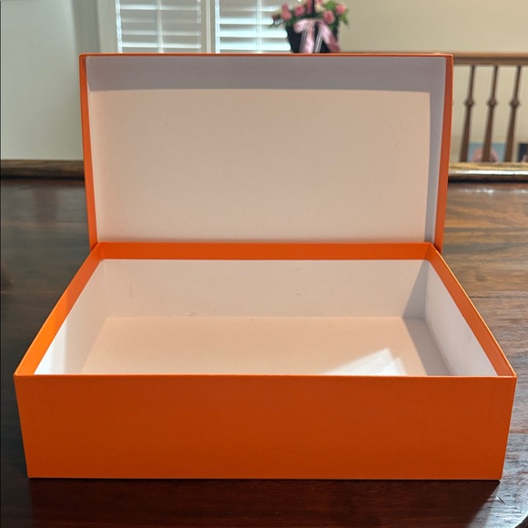 HERMÈS Paris Medium\Large Orange Gift Box - Picture 3 of 6